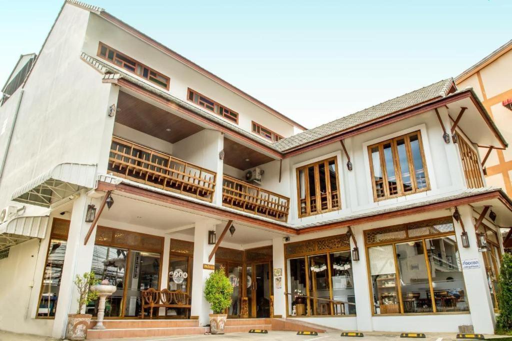The Indigo House Phrae Hotel Exterior photo